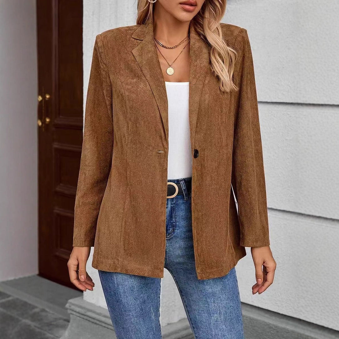 Blazer élégant pour femmes en tissu doux et velouté avec une surface texturée Chic & Stil