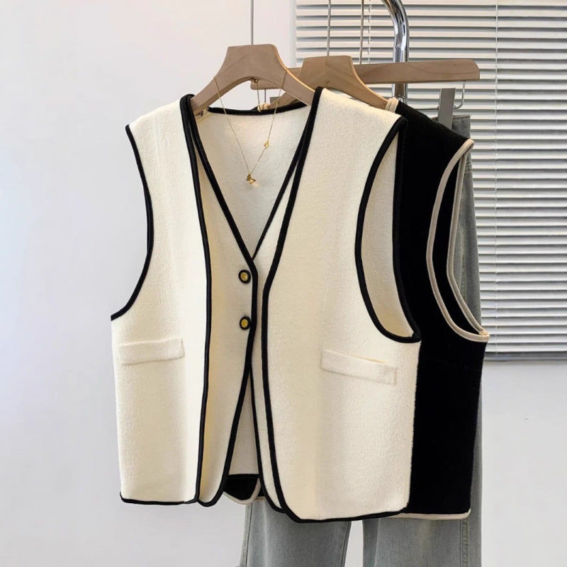 Women's soft fleece vest with an elegant V-neck and chic style pockets