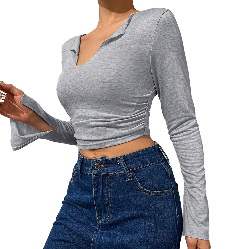 Chemise à manches longues cropped pour femmes avec des manches évasées à la mode et un élégant col en V Chic & Stil