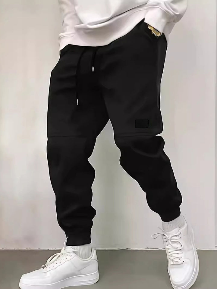 Casual jogger pants for men with elastic waistband and side pockets Lune London