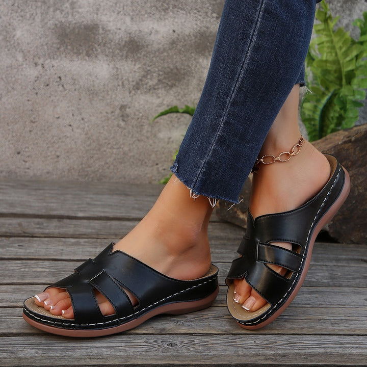 Elegant leather slippers for ladies with comfortable insole Lune London