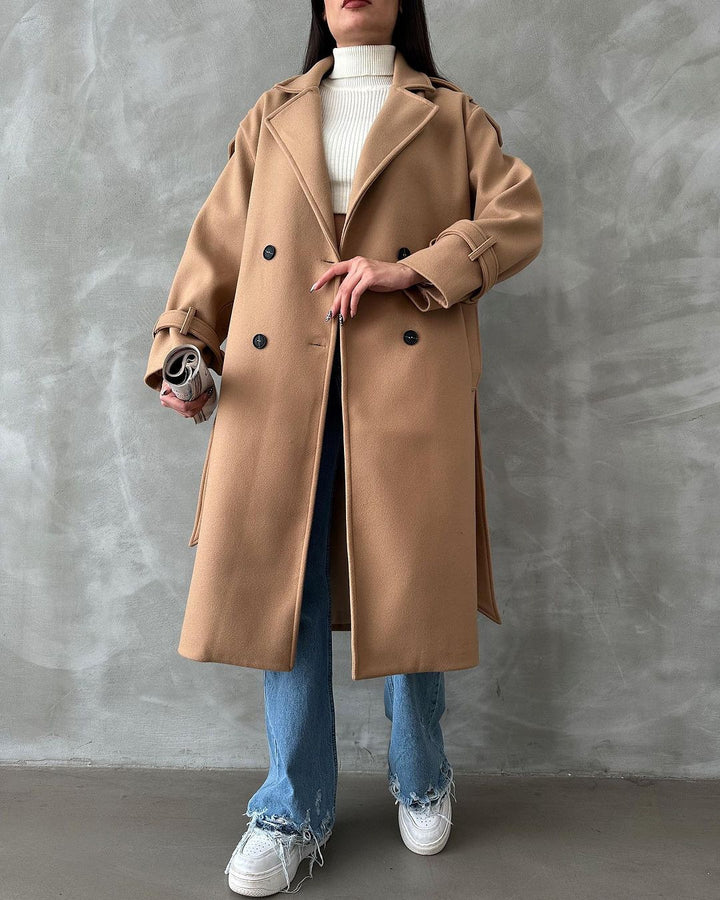 Stylish women's trench coat with elegant details and a double-breasted front closure Lune London