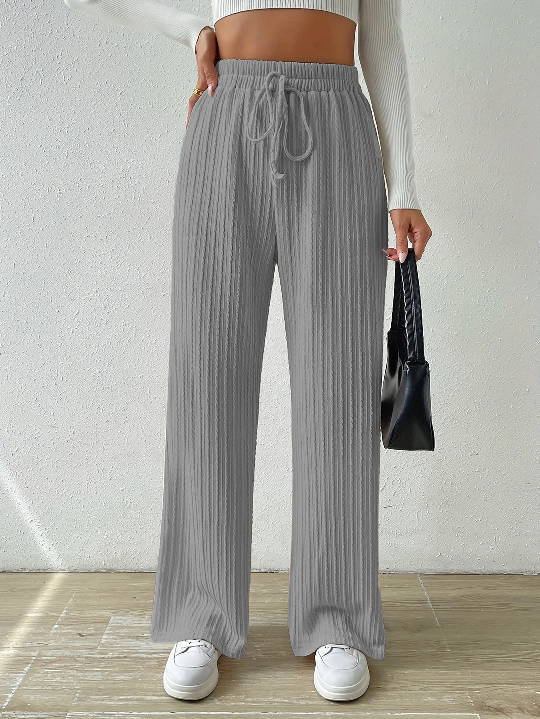 Casual stretch pants for women with elastic waistband and practical drawstring Lune London