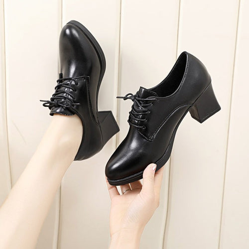 Women's Elegant Lace-Up Shoes with Comfortable Block Heel and Classic Cut Amarae