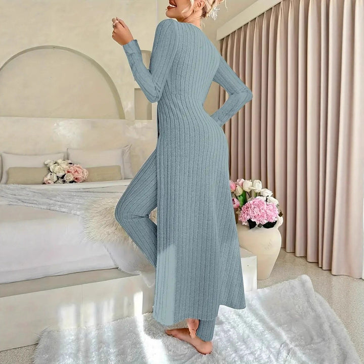 Elegant Women's Maxi Jumpsuit with hypersensitive structure and chic side slits and style