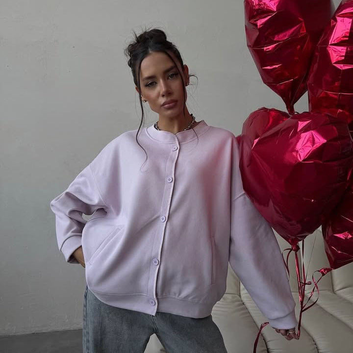 Casual oversized hoodie jacket for women with practical pockets and chic buttoning Style