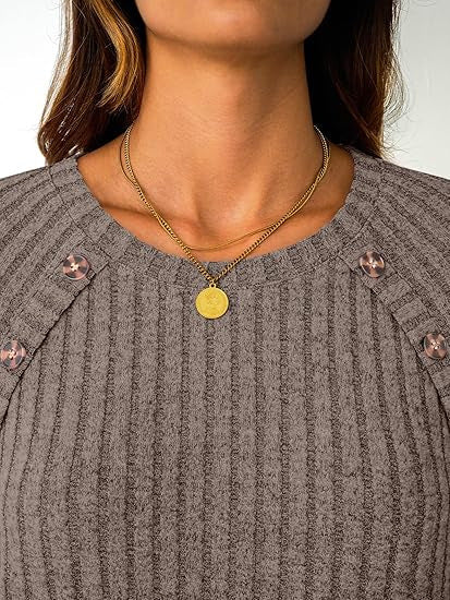 Top en tricot pour femmes avec boutons décoratifs Chic & Stil