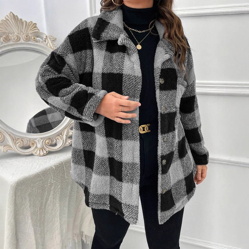 Ladies oversized tartan cozy jacket with button closure Lune London