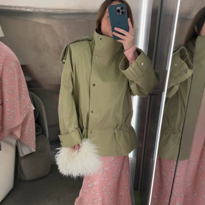 Women's short parka with high stand-up collar, shoulder flaps and adjustable drawstring Amarae