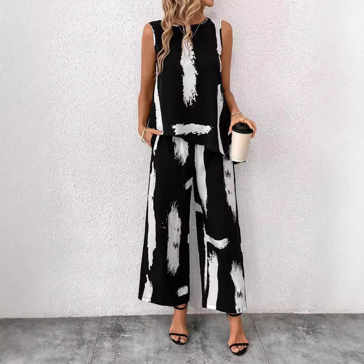 Women’s blouse set with a casual fit and trendy Lune London pattern