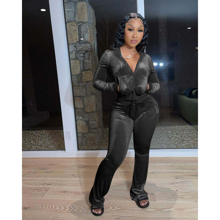 Women's sports set in velvet hoodie and loose jogger pants Lune London