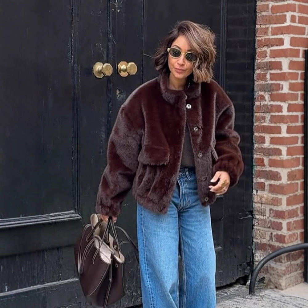 Women’s short jacket in teddy faux fur with boxy silhouette and patch pocket Amarae