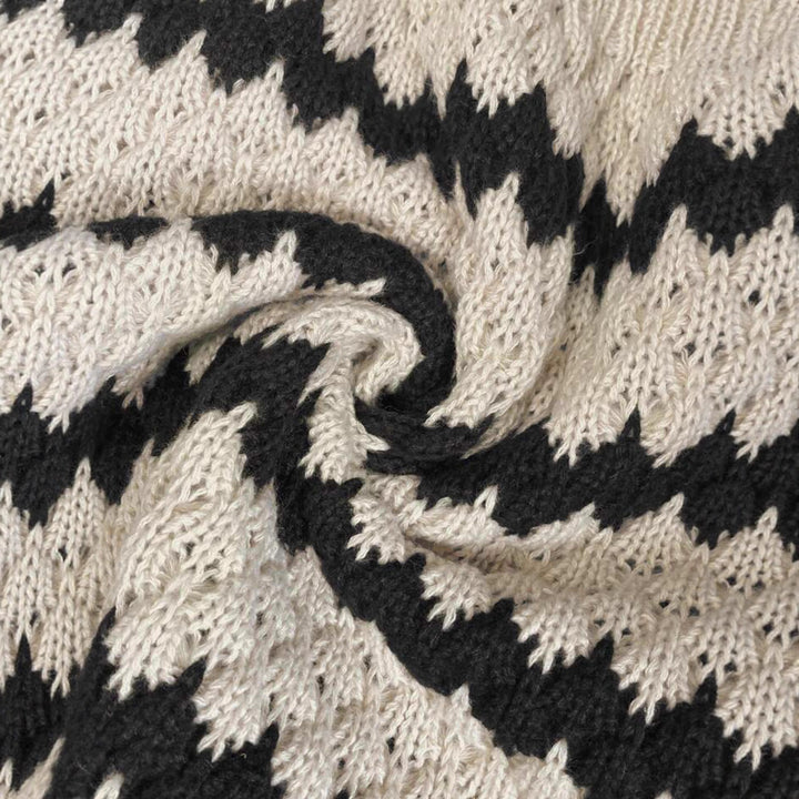 Thick knit sweater for women with geometric pattern and voluminous sleeves Lune London