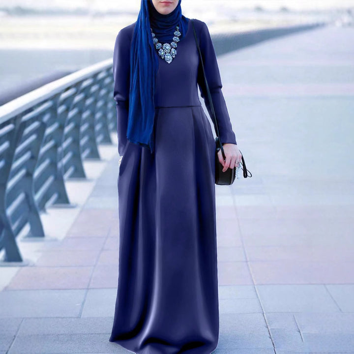 Elegant maxi dress for women with long sleeves and a flowy cut Lune London