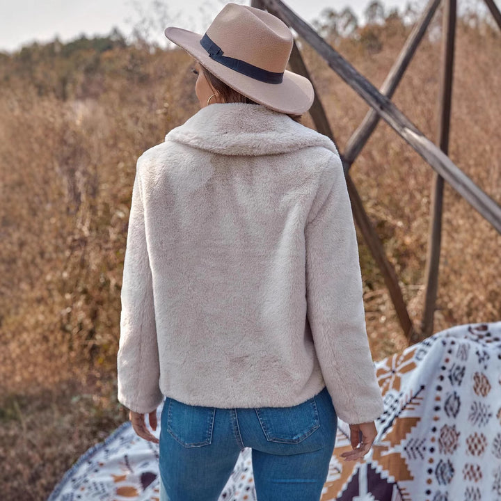 Fleece jacket for ladies with a chic and elegant look