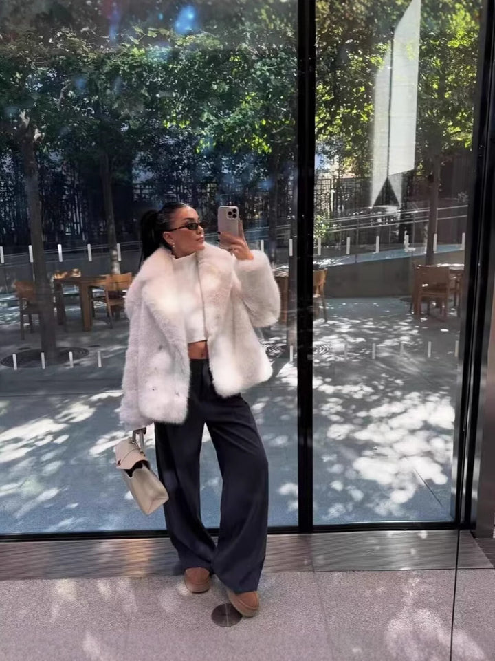 Women Short Jacket in Faux Fur Lune London