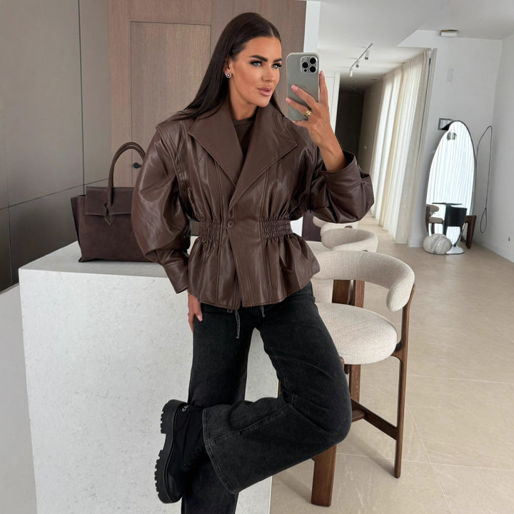 Veste en cuir designer pour femmes avec coupe cintrée et fronces Chic & Stil