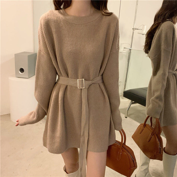 Robe tricotée pour femmes avec ceinture à la taille et fine structure en côtes Chic & Stil