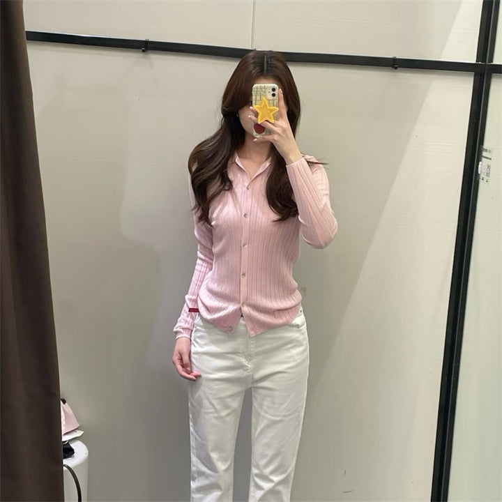Blouse en tricot fin pour femmes avec col élégant et fermeture à bouton Chic & Stil