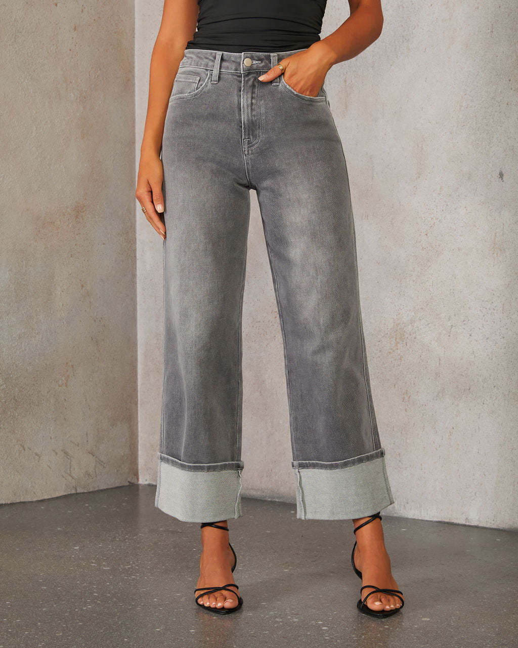 Casual fit jeans and denim for women with contrasting hems Chic & Stil