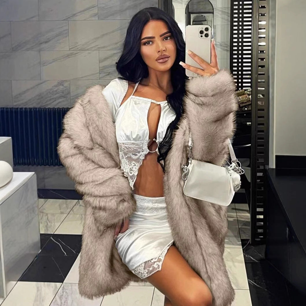 Ladies luxury cozy jacket with high quality faux fur Lune London