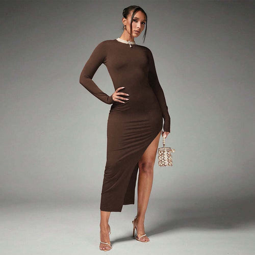 Robe maxi élégante pour femmes avec manches longues et fente sur le côté Chic & Stil