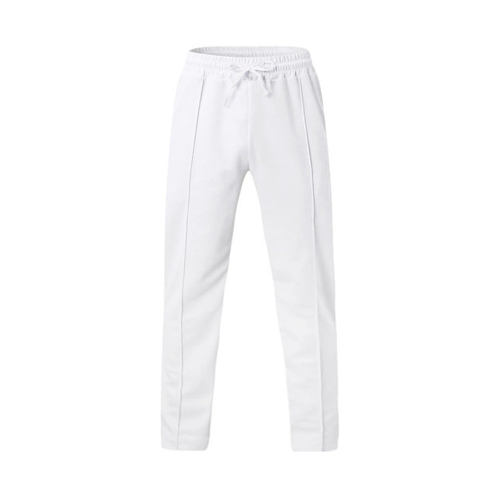 Sporty jogging pants for men with elastic waistband and practical side pockets Lune London