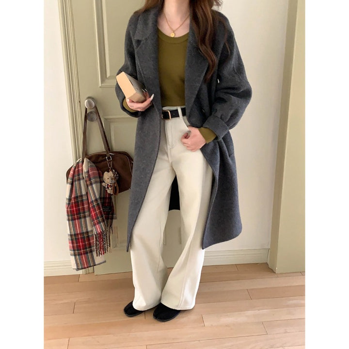 Women's Fashionable Wool Coat with Double Button Closure Chic & Stil