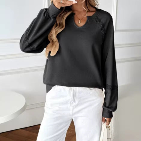Women's sweatshirt with lace inserts, V-neck and balloon sleeves Amarae