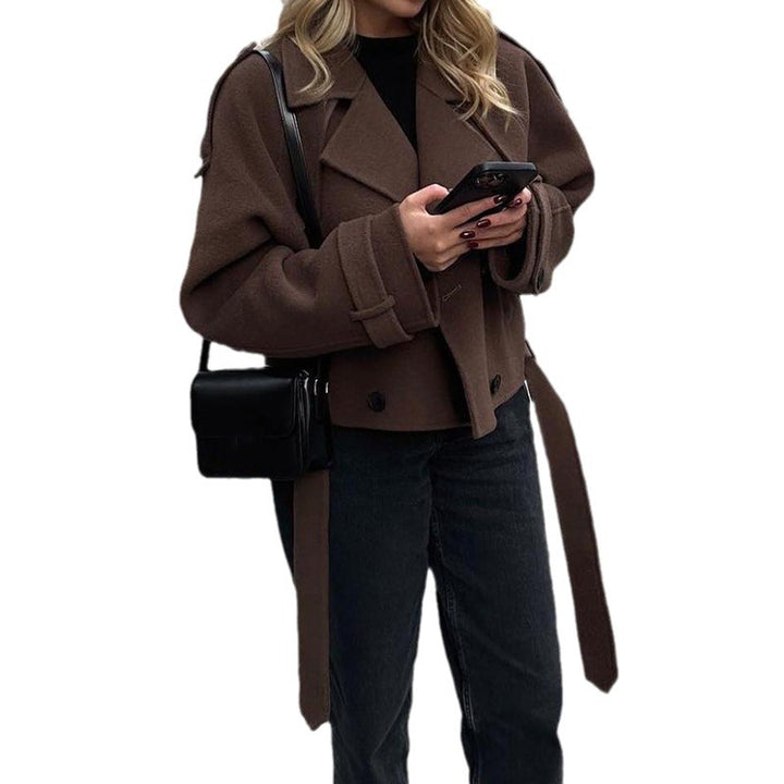 Lune London women's fashionable short trench coat with large flap pockets and a fitted cut