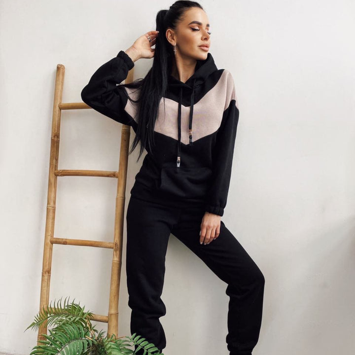 Lune London women's sporty hoodie and jogger pants set