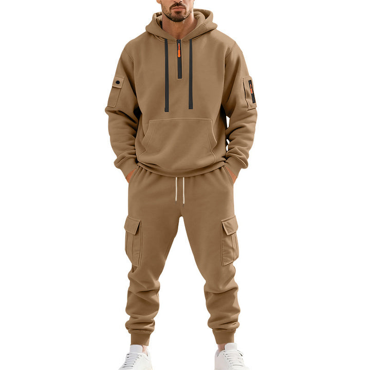 Casual outfit for men with practical pockets and zipper Lune London