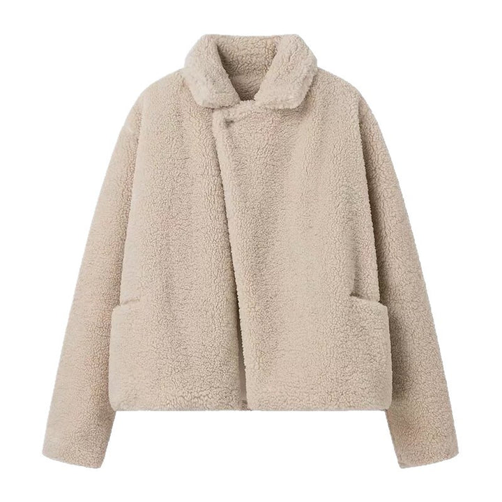 Veste en peluche confortable pour femmes avec col à revers et poches