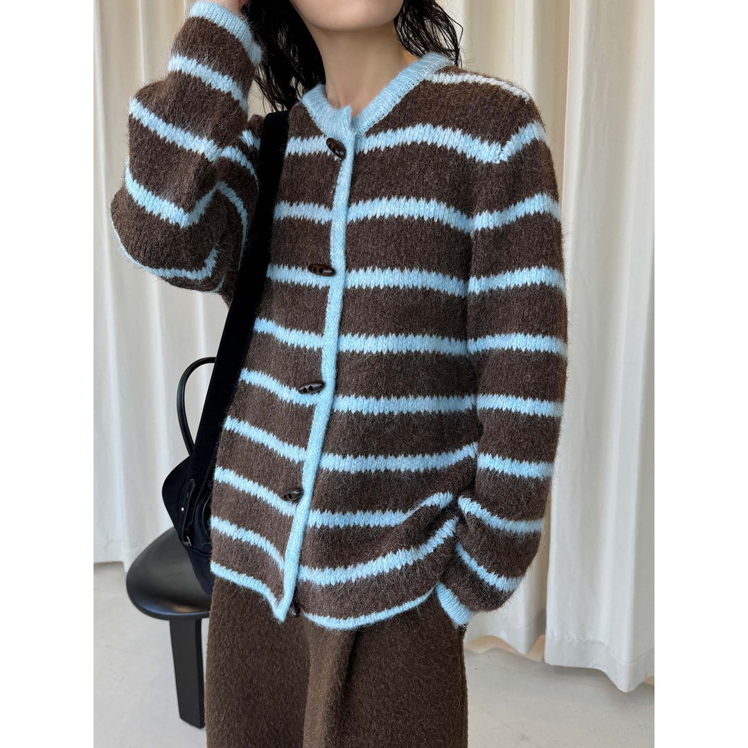 Women's Chunky Knit Short Jacket in Boxy Cut with Toggle Closures Amarae