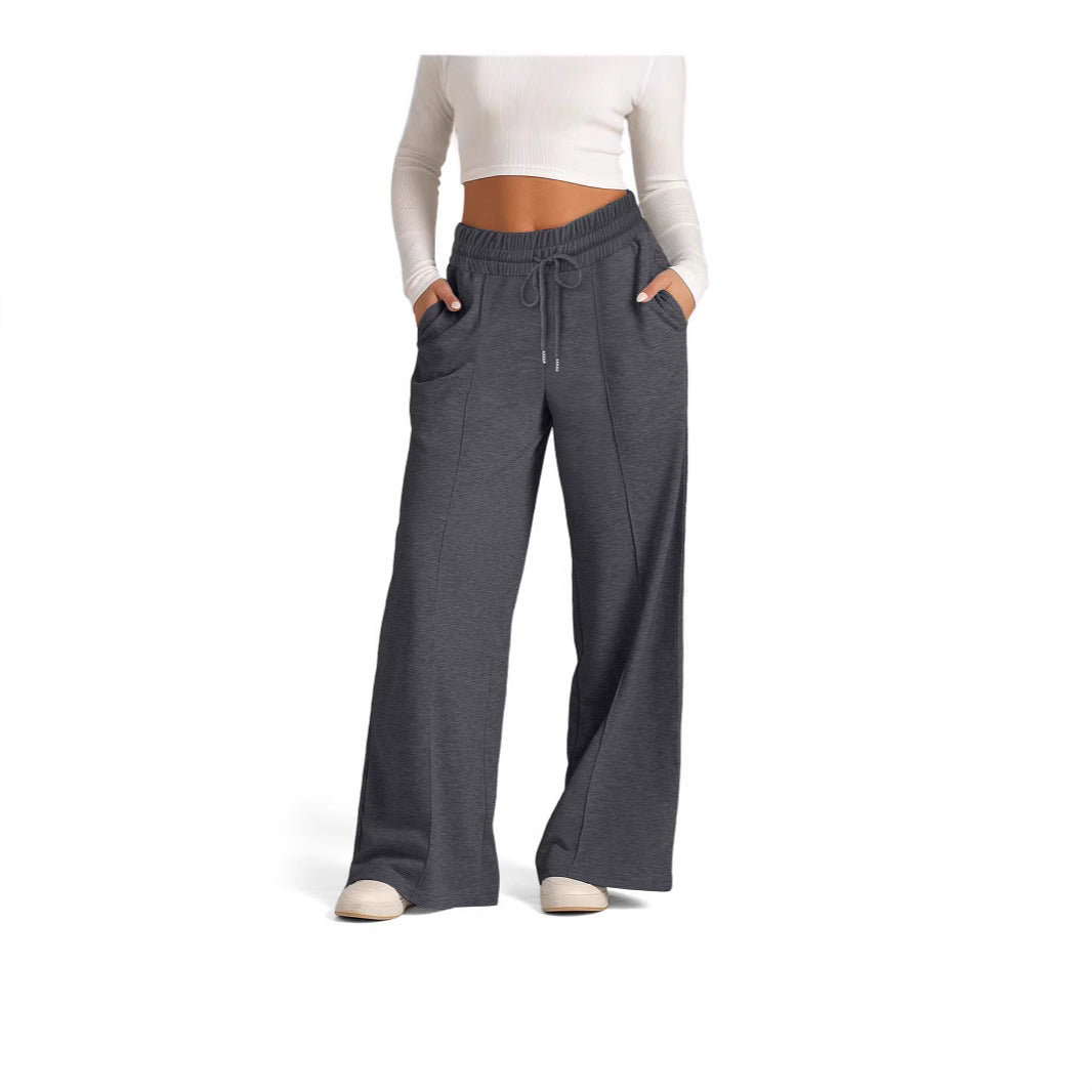 Women's sweatpants with a loose fit and practical pockets Lune London