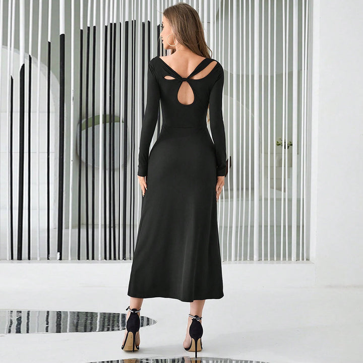 Robe maxi femme avec encolure asymétrique et détail découpé chic Chic & Stil