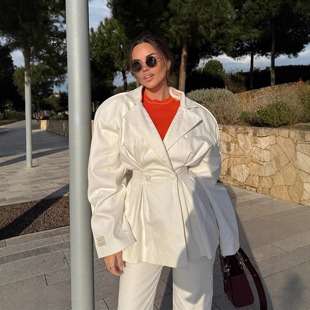 Women's Tailored Oversized Blazer with Emphasized Shoulder Area and Pleats Down