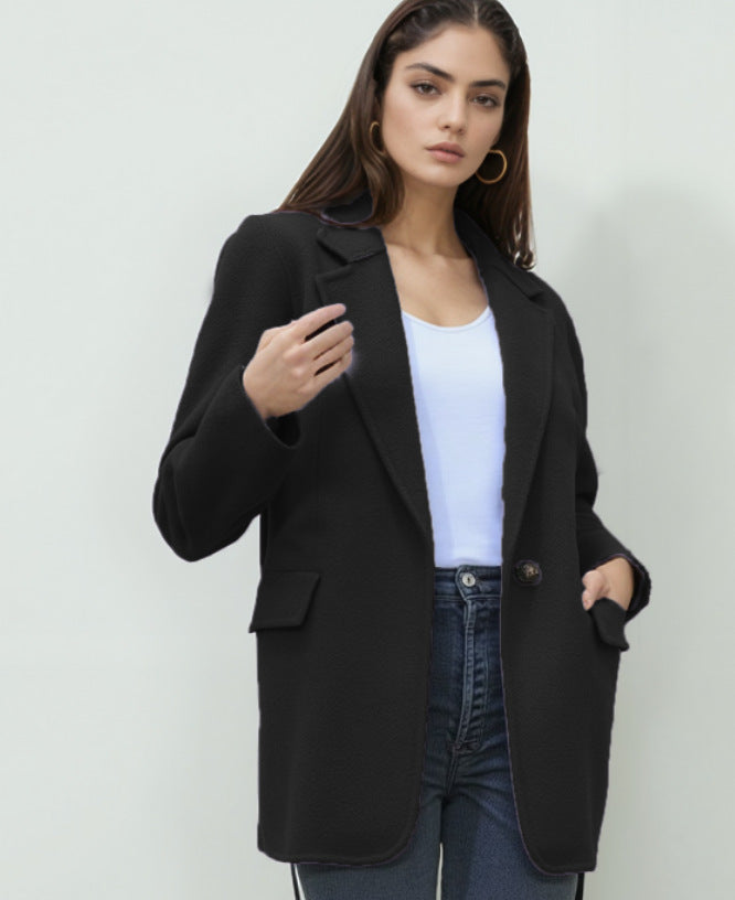 Fashionable women's blazer with a fine texture and modern details Lune London