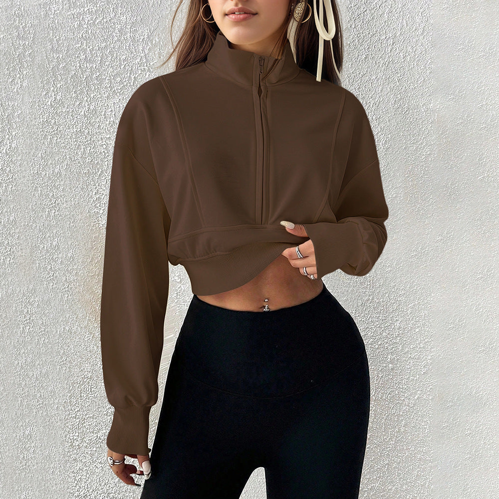 Sweat à col haut zippé pour femmes, cropped et en matériau doux Chic & Stil