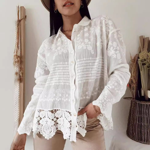 Blouse pour femmes avec broderies florales et dentelle décorative Chic & Stil