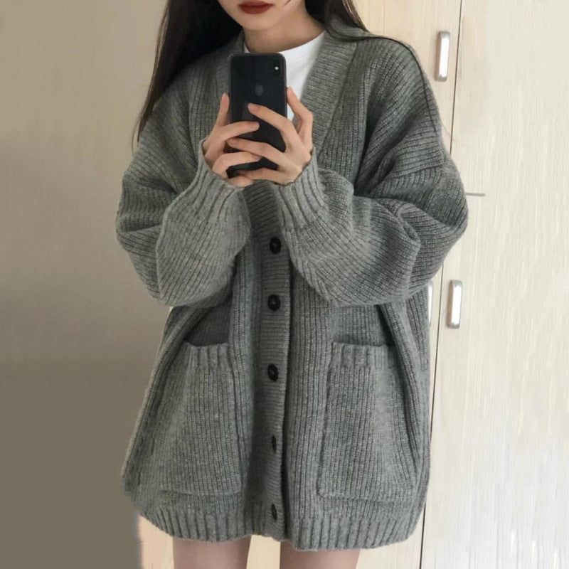 Chunky knit sweater for women with large pockets and relaxed fit Lune London