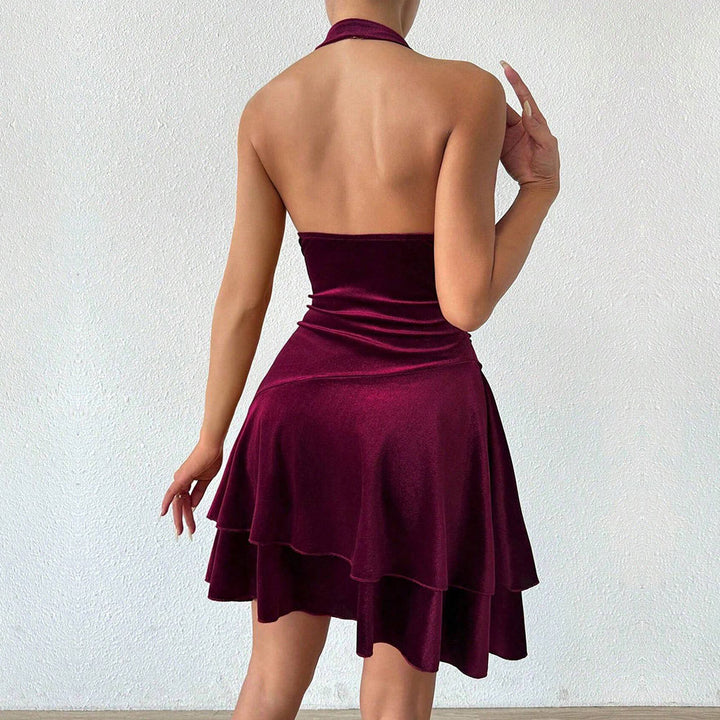 Robe de soirée ajustée pour dames avec jupe volants et design dos nu Chic & Stil