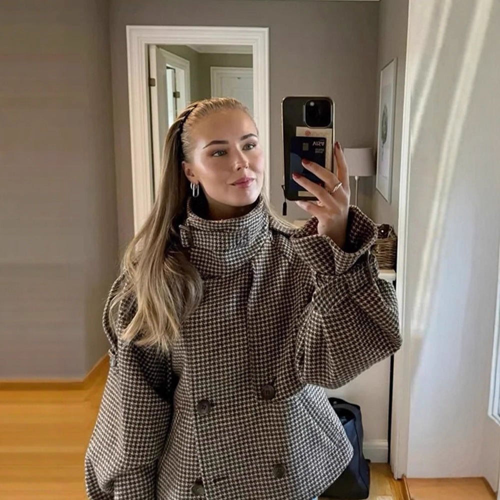 Women's short jacket in houndstooth pattern with double-breasted button placket, high stand-up collar, and balloon sleeves Amarae