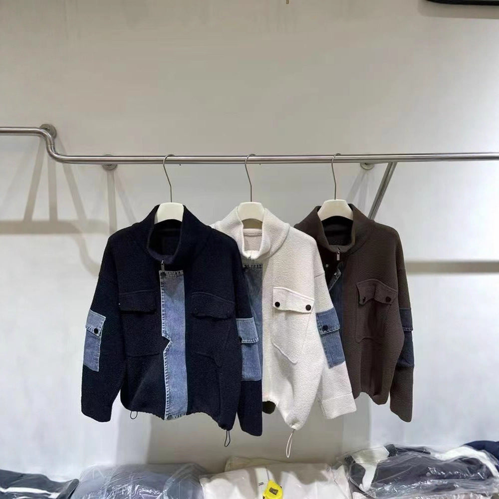 Veste de transition pour femmes avec un détail en denim moderne et un col haut Chic & Stil