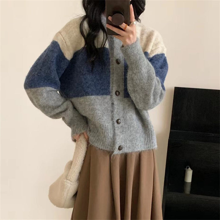Cardigan en tricot épais pour femmes avec fermeture à boutons et design tendance en bloc de couleur Chic & Stil