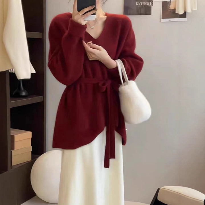 Cardigan féminin avec un élégant col en V et une ceinture à la taille Chic & Stil