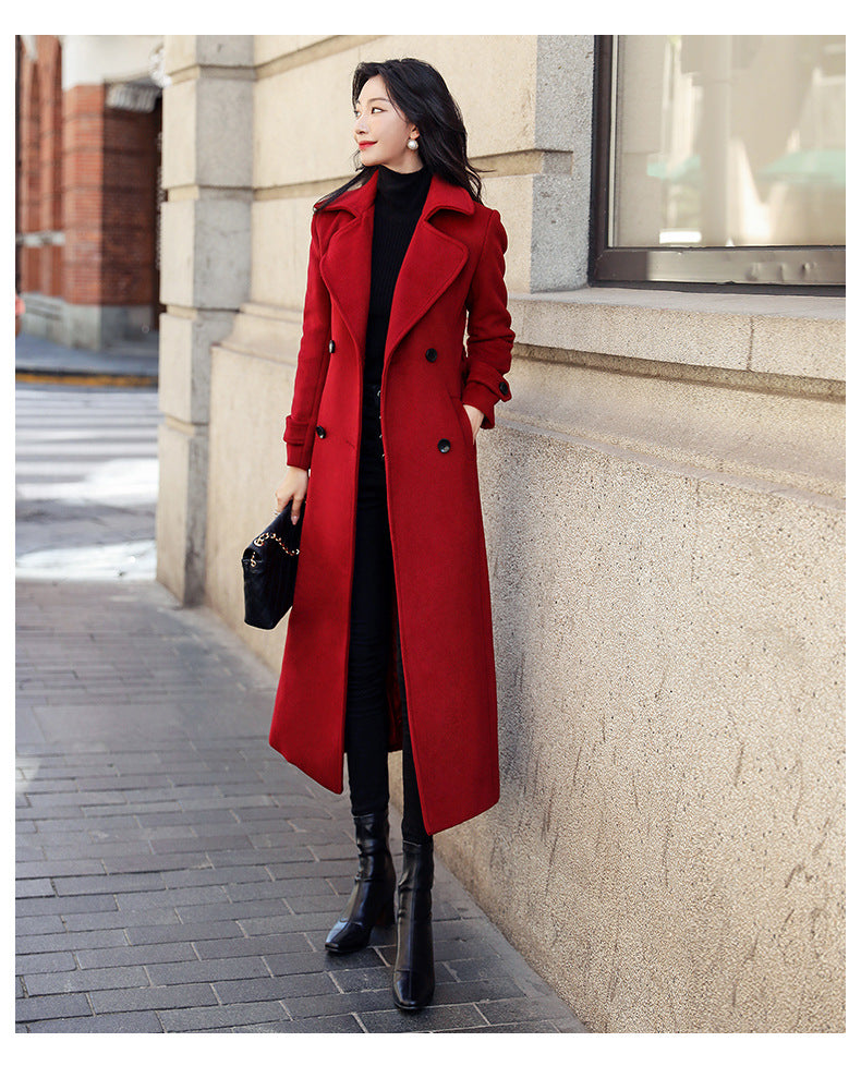 Elegant coat for women with double-breasted buttons and practical cut Lune London