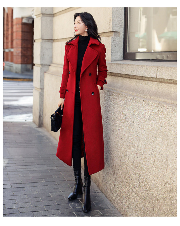 Elegant coat for women with double-breasted buttons and practical cut Lune London
