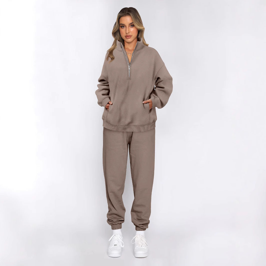 Lune London Women's Sports Leisure Set with High Collar and Practical Pockets