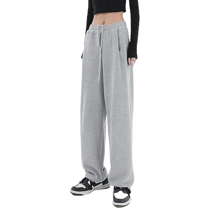 Ladies loose-fitting leisure pants made of soft sweat material with practical pockets Chic & Stil